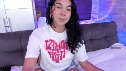 Isabella online show from February 7, 6:45 pm