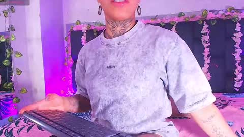 Aura  online show from October 3, 12:21 pm