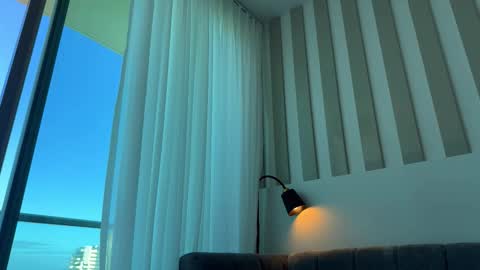 Caroline online show from September 21, 1:15 am