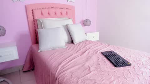 cannelasmith online show from September 16, 7:33 pm