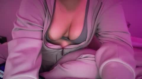 Cara Bou online show from February 6, 1:09 am