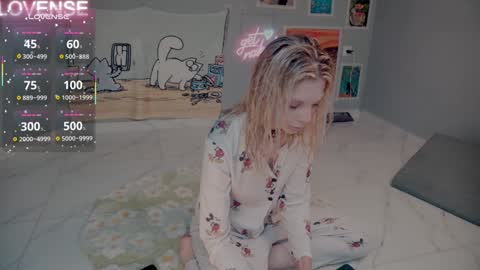 NONA    follow online show from September 21, 6:12 am