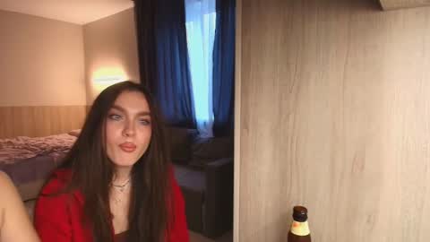 caressyourself online show from November 13, 6:45 am