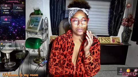 Cari Bean online show from December 7, 3:58 am