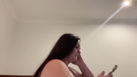 carinabro10 online show from June 10, 8:35 am