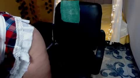 carla_999 online show from April 8, 1:57 pm