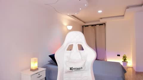 Alejandra online show from December 17, 1:33 am