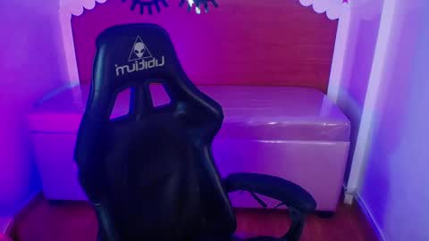 CARLYE   online show from October 1, 3:11 am