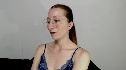 carlin_diaz_ online show from February 11, 12:36 am