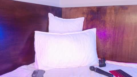 Carly Monroe  online show from October 26, 2:18 am