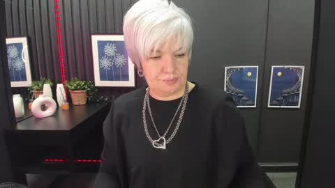 Carmen online show from January 3, 8:43 pm