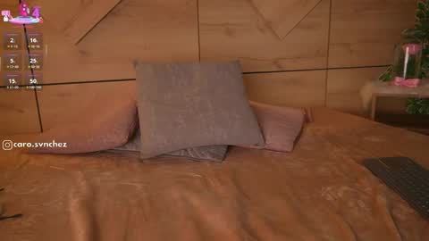 caro_sanchezz online show from April 14, 1:22 pm