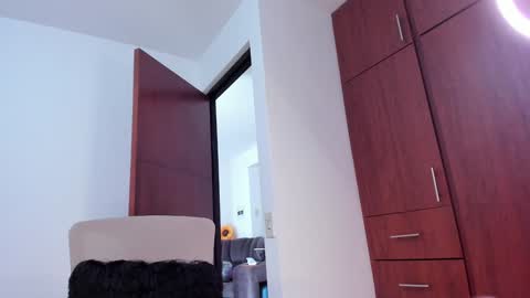 Caroline online show from January 17, 7:05 pm