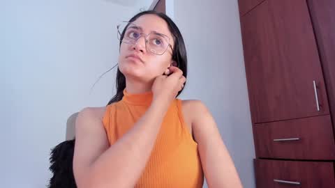 Caroline online show from December 11, 5:25 pm