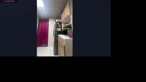 carolina_blondy1 online show from October 2, 4:28 am