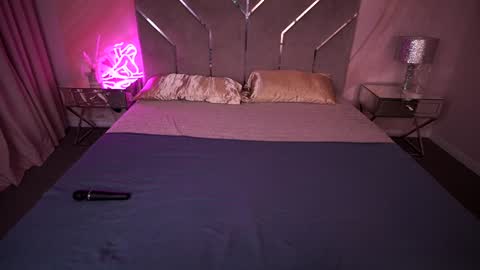 carolinadia online show from January 22, 9:00 pm