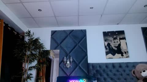 Mellany online show from March 21, 8:30 am