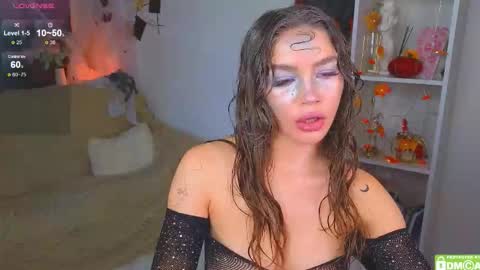 Caroline online show from November 3, 3:21 am