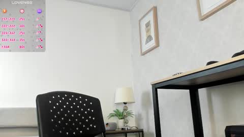  Caroline  online show from September 22, 10:57 am