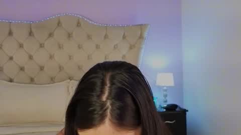 Caroline online show from December 5, 7:26 pm