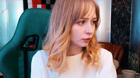 Caroline online show from February 8, 3:27 pm