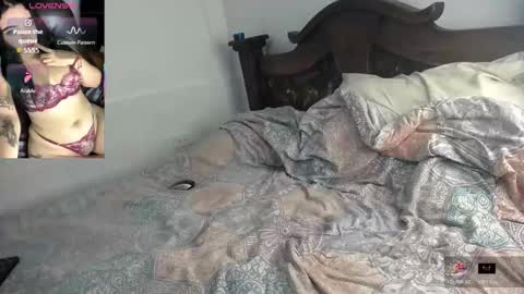 carolinee_fooox online show from February 5, 3:26 pm