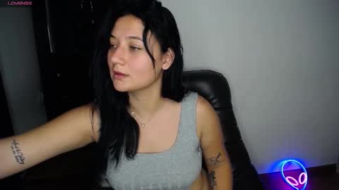 carolinee_fooox online show from November 18, 4:08 pm
