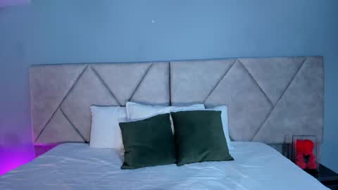 Caroline online show from March 15, 4:03 am