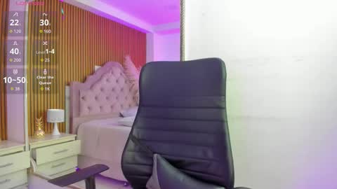 Caroline online show from March 25, 2:09 pm