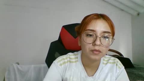 carolinnapinkman online show from April 28, 8:24 pm