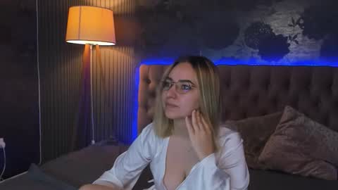 CarollFlexx online show from November 11, 6:31 am