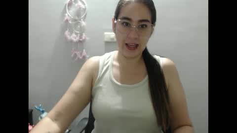 Carolyn Lux online show from January 18, 1:46 am