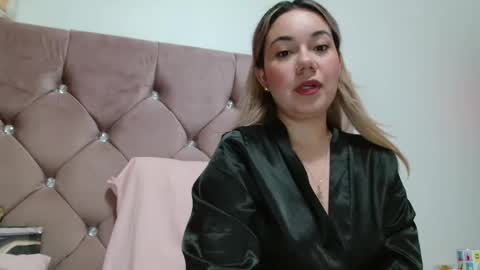 caroo0615 online show from October 12, 6:16 am