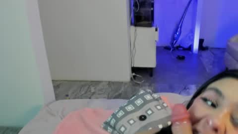 Cassie Jones online show from April 3, 8:18 pm