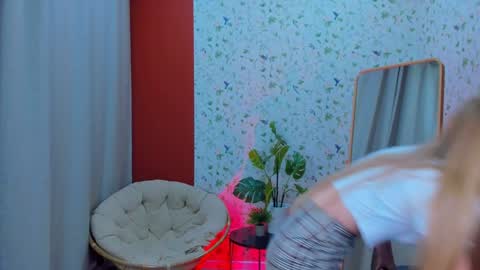 Hello my name is Cassie and my friend Nilo is also here online show from January 26, 6:38 am