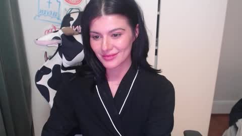 cassiealvarez online show from October 19, 2:46 am