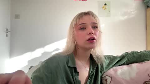 Olivia online show from March 18, 3:39 pm