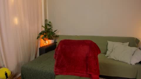  cassandra  online show from March 22, 10:27 pm