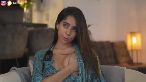 Catalina online show from November 9, 5:42 pm