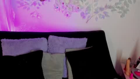 Cata green model independient online show from December 14, 8:08 pm