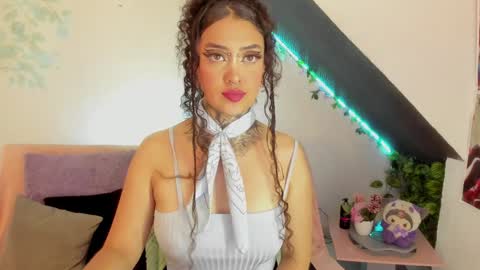 Cata green model independient online show from January 7, 7:28 pm