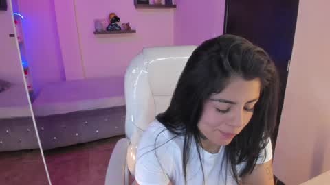 Catalina online show from January 20, 8:07 pm