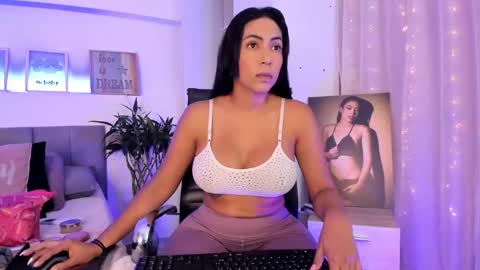 Catalina online show from February 3, 1:51 pm