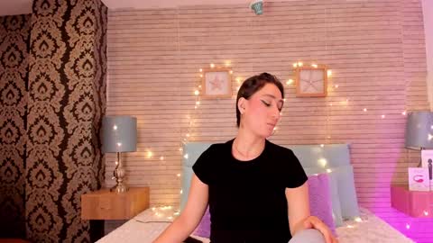 CatalinnaThompson online show from December 19, 11:50 am