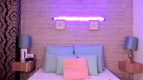 CatalinnaThompson online show from January 18, 11:54 am