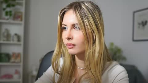 catecrago  online show from March 7, 9:07 am