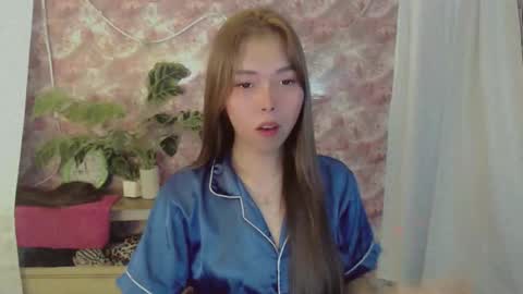 catherine_365 online show from June 11, 2:22 am