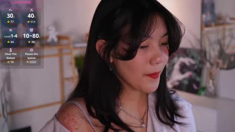 Lee online show from October 24, 6:04 pm