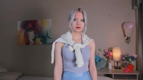 Mia online show from February 19, 11:10 am