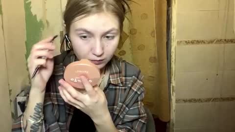 Lola online show from November 4, 9:09 pm